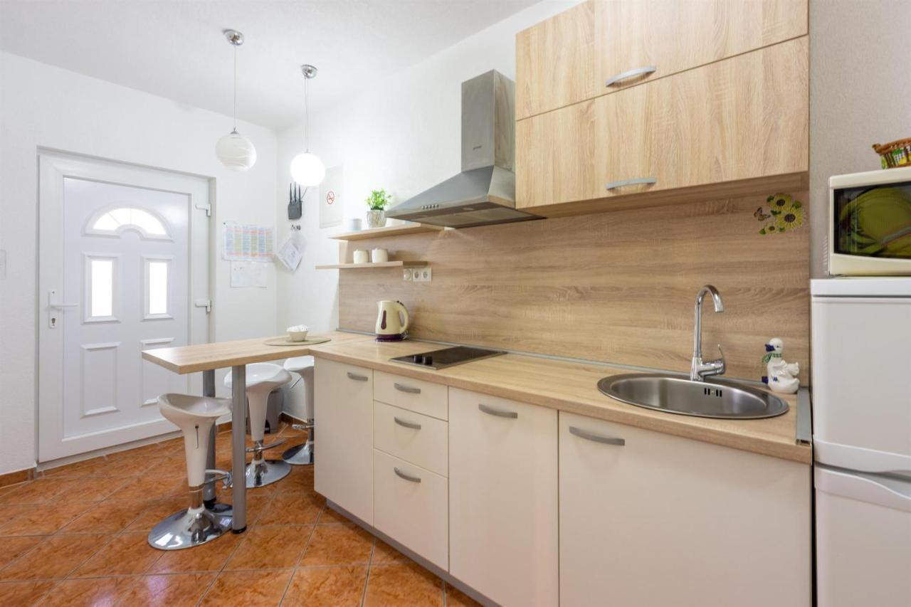 Apartments Pera Selce Exterior foto
